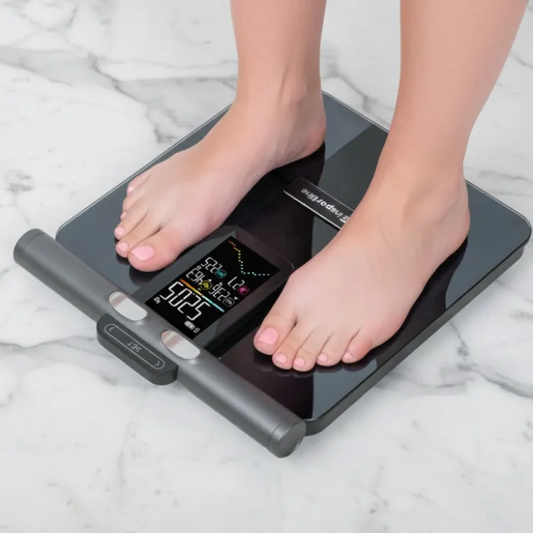 Balance intelligente et connectée d'analyse corporelle pour sportifs et sportives - 5 à 180 kg avec 8 électrodes