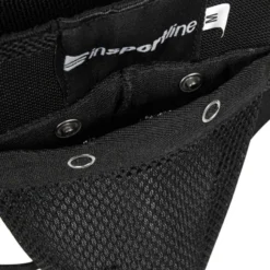 Coque de protection pour sport de combat avec système anti-transpirant