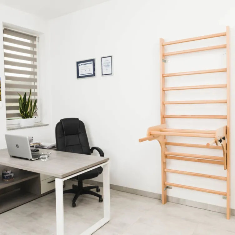 Espaliers d'intérieur en bois avec accessoires de musculation - 190 x 65 cm
