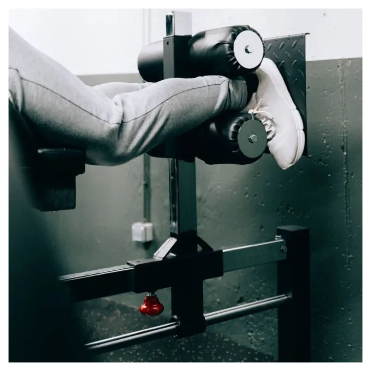 Glute ham raise de musculation Titanium Strength GH130 confortable et robuste - Training des muscles inférieurs du corps