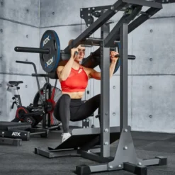 Lever Arm Squat ATX - Machine de musculation professionnelle pour les cuisses et les épaules