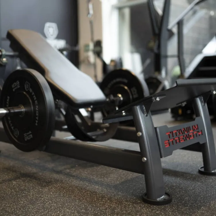Machine Deluxe hip thrust PRO Titanium Strength à capacité de charge 360 kg avec harnais rembourré - DHP360