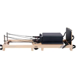 Pilates Reformer professionnel pliable en bois de chêne massif avec réglages multiples et résistance à ressorts