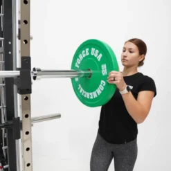 Rack polyvalent Force USA F100 V2 avec 200 kilos de plaques de poids et accessoires de training