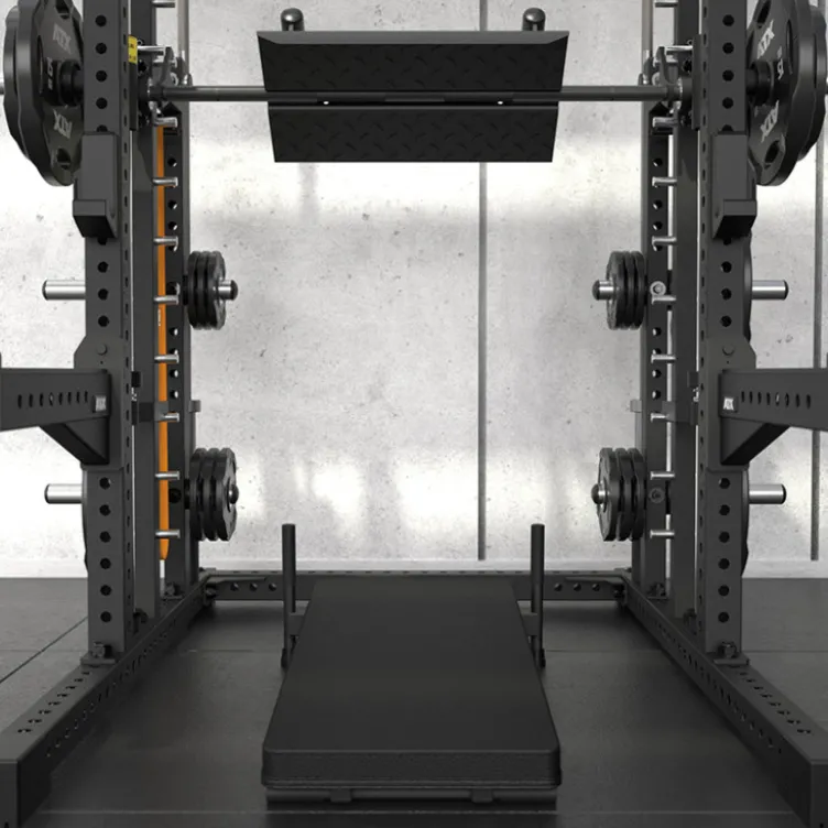 Smith machine ATX série 700 avec guidage précis et fluide ultra-robuste - Supports de rangement multiples intégrés pour homegym