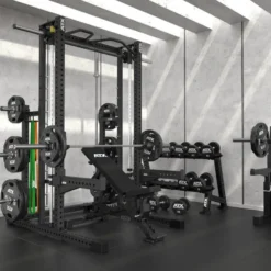 Smith machine ATX série 700 avec poulie à charge libre -Guidage précis et fluide avec supports de rangement multiples intégrés