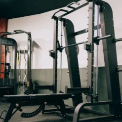 Smith Machine professionnelle pour salle de sport - Capacité de charge 300 kg - Titanium Strength Elite Serie