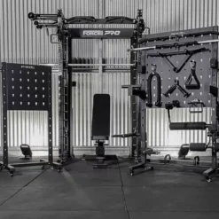 Tableau de rangement Force USA avec 15 ancres de fixation pour le stockage des accessoires de musculation et poignées de tirage