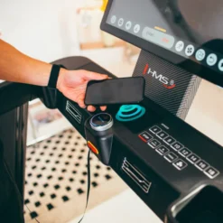 Tapis de course pliable 1 à 22 km/h avec système d'inclinaison et de déclinaison de -3 à 12 % - Écran TFT connecté et rotatif
