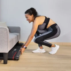 Tapis de marche compact et puissant avec vitesse maximale 6km/h et inclinaison de 5º