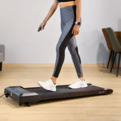 Tapis de marche compact et puissant avec vitesse maximale 6km/h et inclinaison de 5º