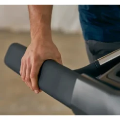 Tapis de running TR 8000 '25 Hammer avec vitesse ajustable de 0,8 à 22 km/h et inclinaison motorisée jusqu'à 15%