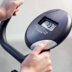 Vélo d'appartement 8 niveaux avec écran LCD