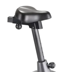 Vélo de cardio avec réglage manuel de la résistance pour séance de cardio en HomeGym - Ajustement de surface inégale