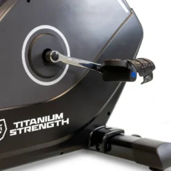 Vélo de cardio semi-allongé RB900 Titanium Strength Performance Séries avec écran LCD - 24 niveaux d'intensité