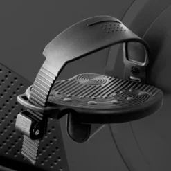 Vélo de cardio-training professionnel Velocer UB avec écran LCD connecté pour salle de sport