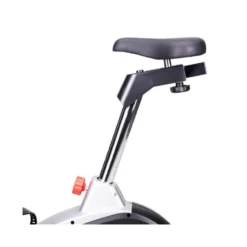 Vélo d'entraînement pour homegym avec ordinateur de bord