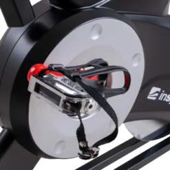 Vélo de Spinning Epsilon Max avec roue d'inertie de 22 kg pour entraînement indoor