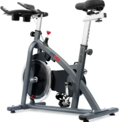 Vélo de spinning pour entraînement en home-gym roue d'inertie 18 kg