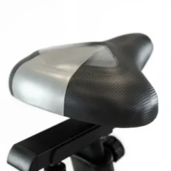Vélo d'exercice vertical ST900-TFT Titanium Strength Performance Séries avec écran tactile 10" - Volant d'inertie 14 kg